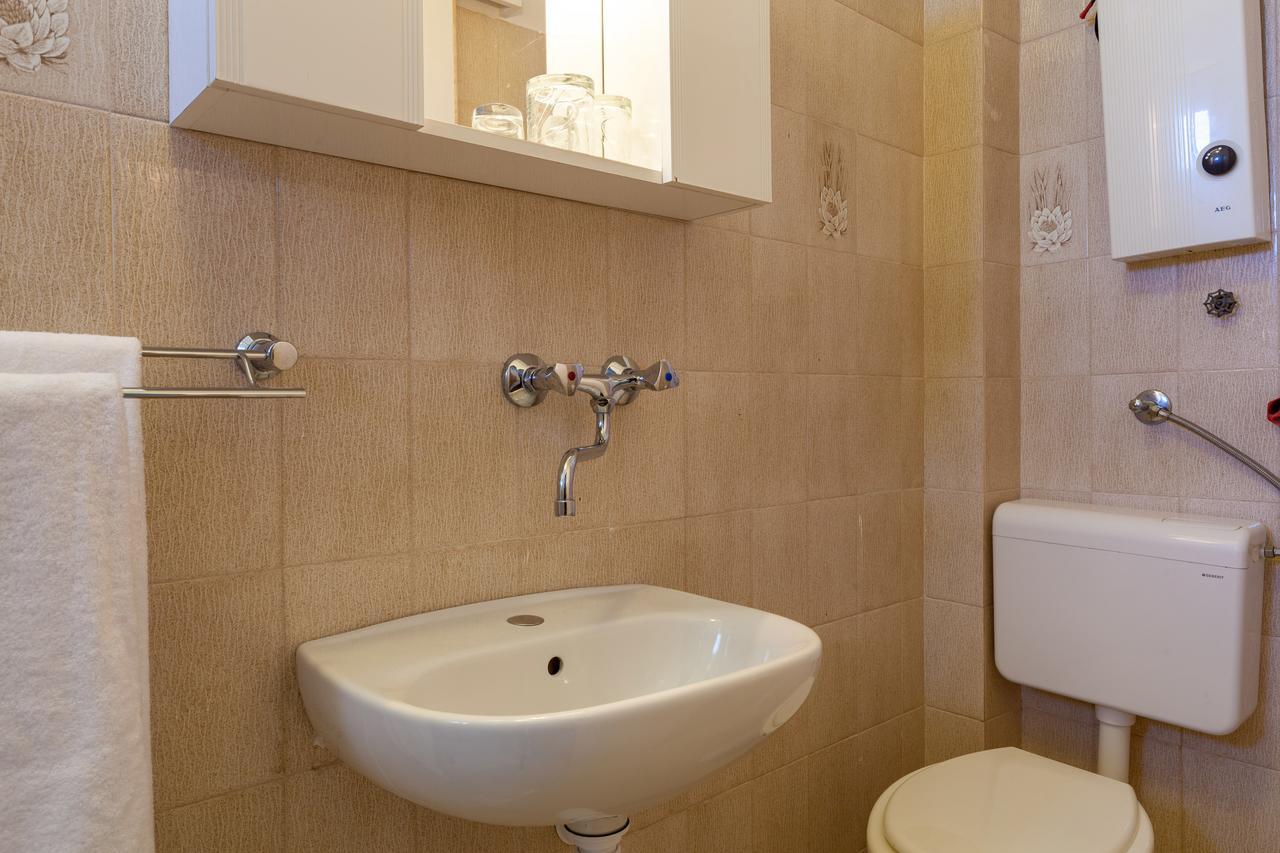 Rooms Marinac Podstrana Buitenkant foto